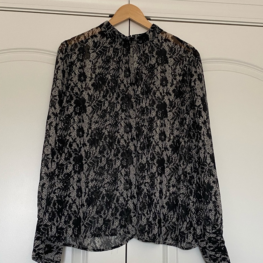 Who What Wear black and cream blouse 🖤🤍